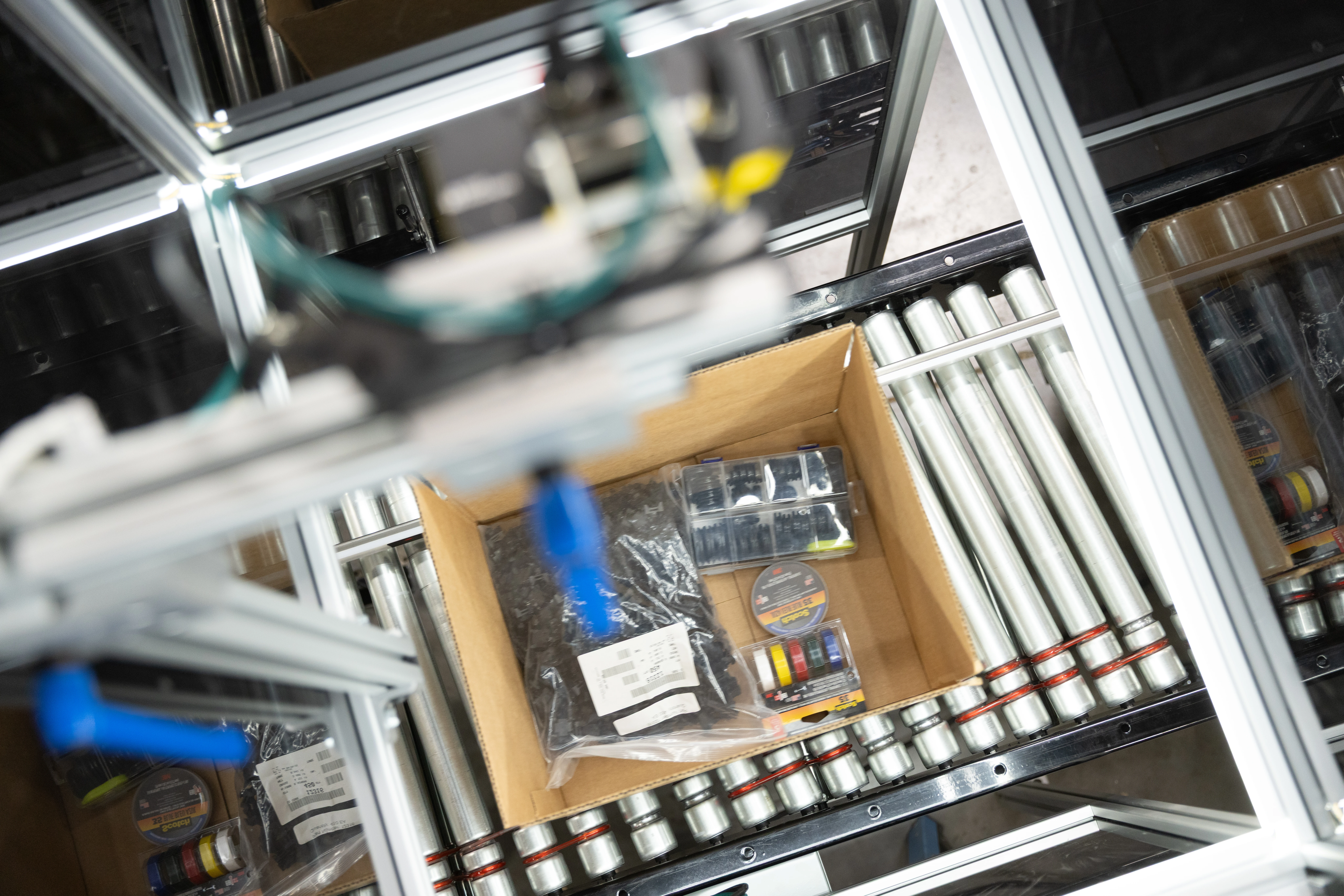 An automated packing machine