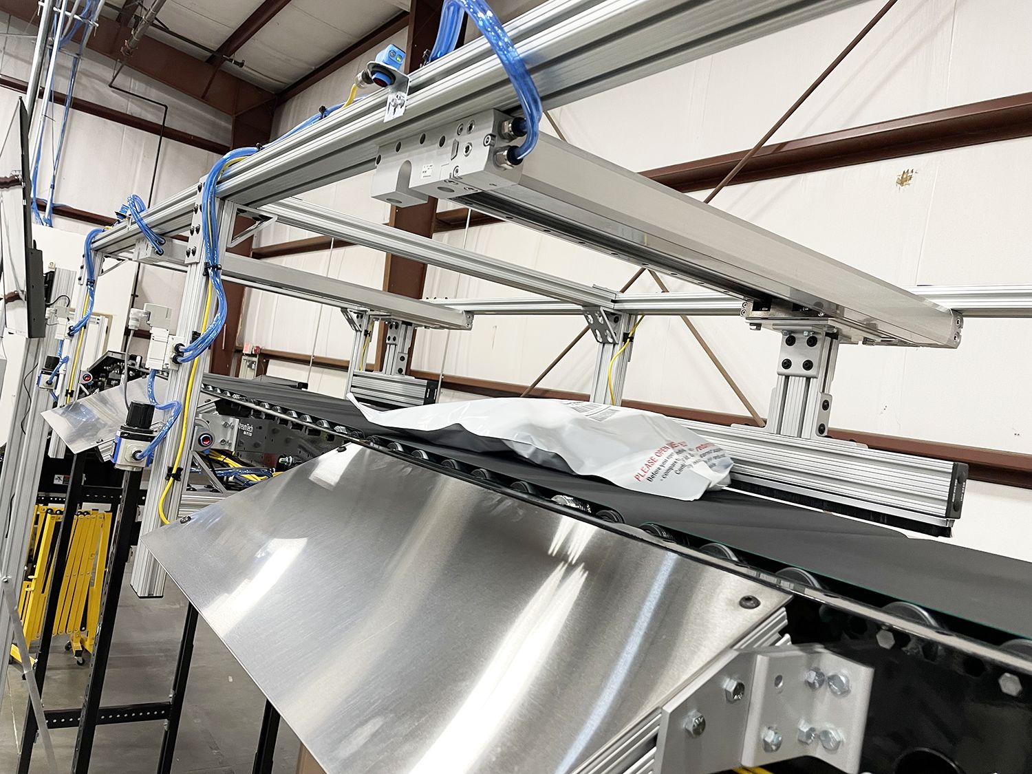 Sortation Automation | Push Bar Conveyor Sorter